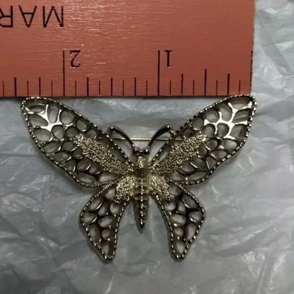 Sarabah Butterfly Brooch Pin Gold Tone Openwork Design Vintage Costume Jewelry‎